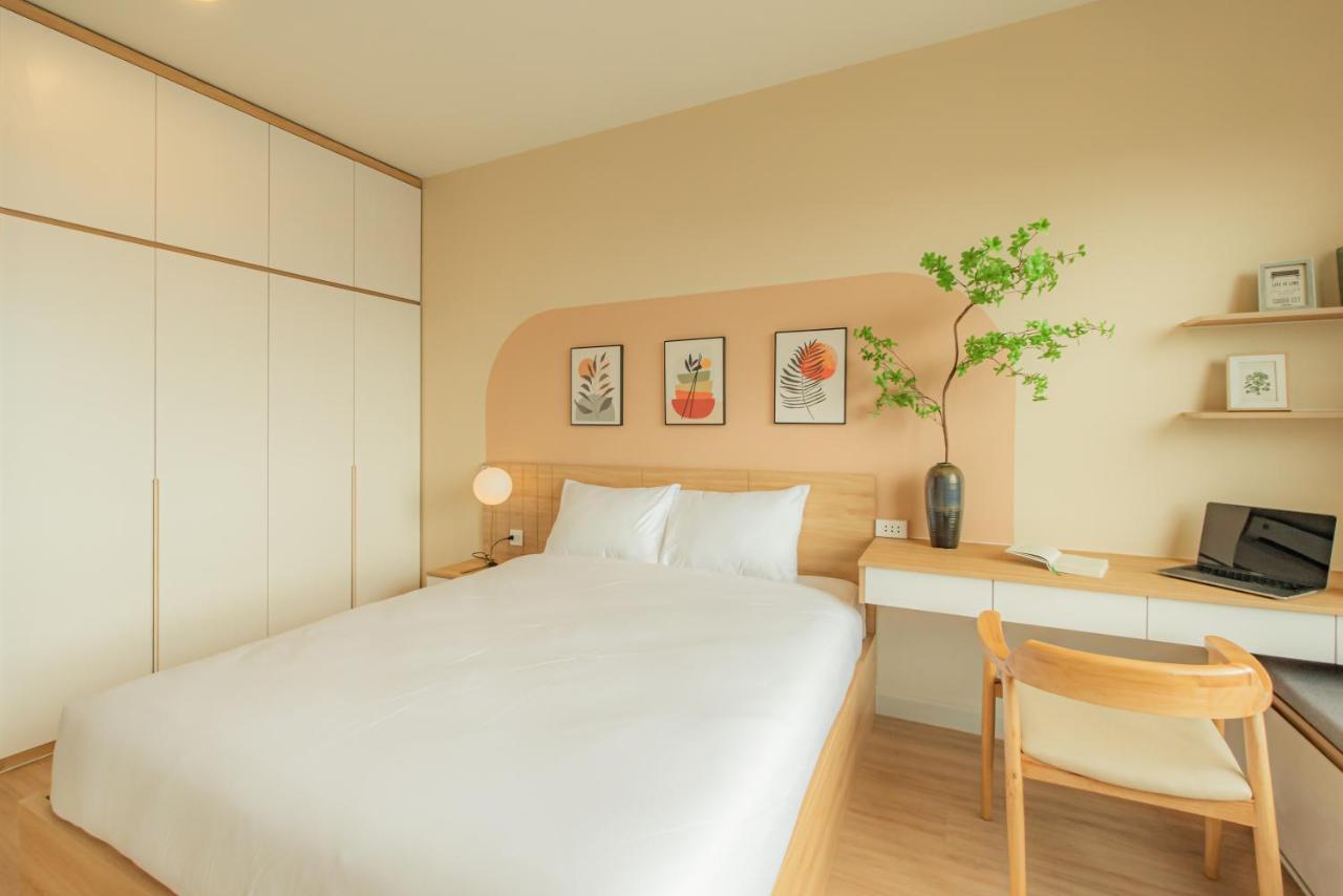 9Trip Stay In Soho Residence - 3 Bedrooms Apartment In District 1, Next To Bui Vien Walking Street - Free Saigon Nightlife Walking Tour Хошимин Экстерьер фото